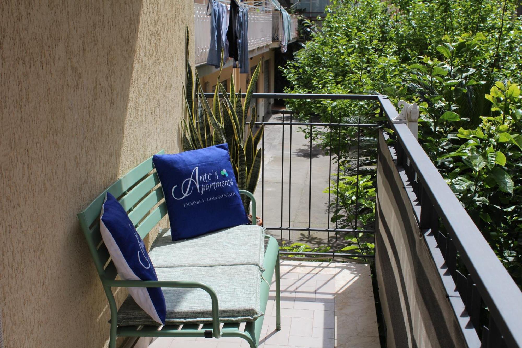 Anto'S Apartment - Giardini Naxos Exterior photo